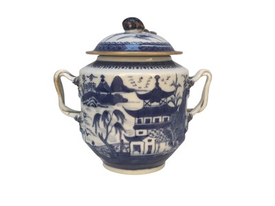 Lot 813 - CHINESE BLUE AND WHITE TWIN HANDLED SUGAR JAR AND COVER