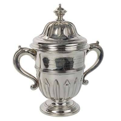 Lot 1389 - IMPRESSIVE BRITANNIA SILVER TROPHY CUP WITH COVER