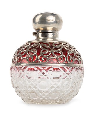 Lot 1431 - SILVER MOUNTED GLASS TABLE PERFUME BOTTLE