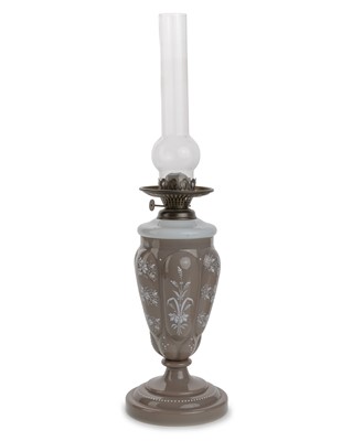 Lot 1490 - VICTORIAN GLASS OIL LAMP