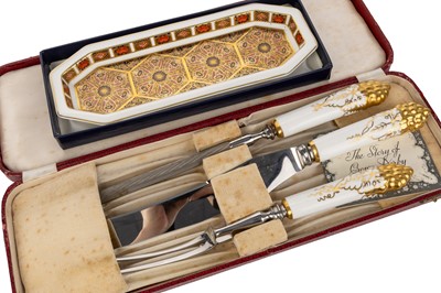 Lot 1497 - ROYAL CROWN DERBY CARVING SET
