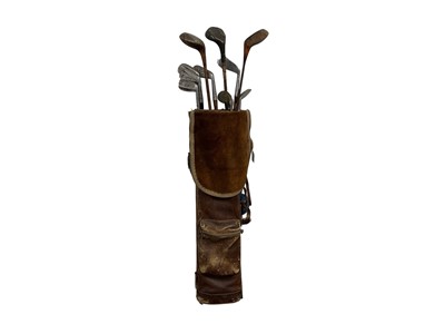 Lot 213 - GROUP OF VINTAGE GOLF CLUBS
