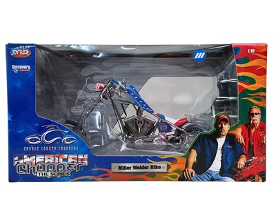 Lot 286 - MAISTO HARLEY DAVIDSON FLSTS HERITAGE SPRINGER SCALE MODEL