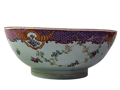 Lot 282 - TWO CHINESE PORCELAIN BOWLS