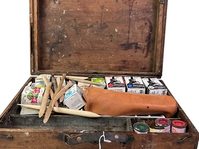 Lot 280 - VINTAGE ARTIST'S PAINT BOX