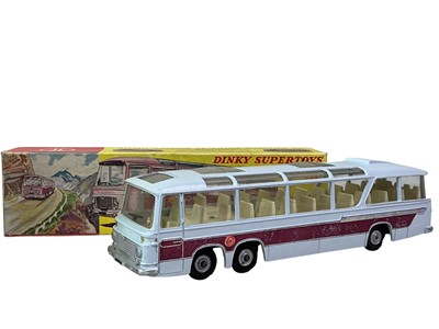 Lot 288 - DINKY SUPERTOYS 952 VEGAMAJOR LUXURY COACH