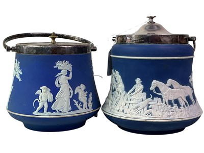 Lot 312 - WEDGWOOD JASPERWARE BISCUIT BARREL