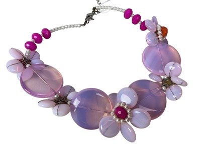 Lot 340 - BUTLER & WILSON GLASS NECKLACE