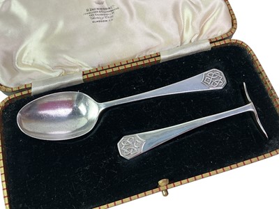 Lot 355 - SET OF SIX GEORGE V SILVER TEASPOONS