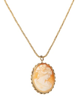 Lot 697 - CAMEO DRESS RING