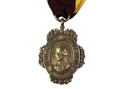 Lot 423 - SILVER GILT BURNS CLUB MEDAL