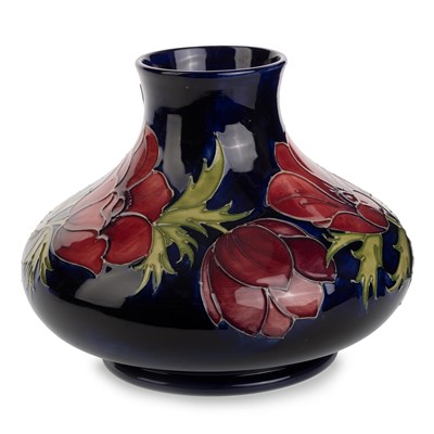 Lot 1355 - MOORCROFT POTTERY VASE