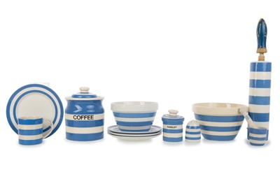 Lot 1354 - COLLECTION OF CORNISH WARE POTTERY