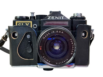 Lot 421 - ZENIT SLX SLR CAMERA