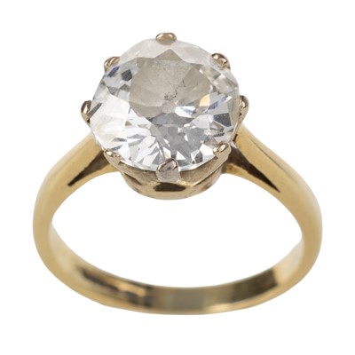 Lot 754 - DIAMOND SOLITAIRE RING