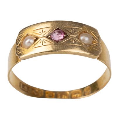 Lot 691 - VICTORIAN RUBY AND SEED PEARL RING