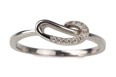 Lot 700 - DIAMOND DRESS RING