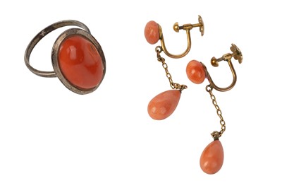 Lot 713 - PAIR OF CORAL EARRINGS AND A RING