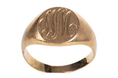 Lot 456A - GOLD SIGNET RING