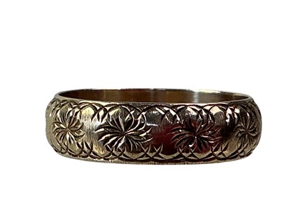 Lot 663 - GOLD WEDDING RING