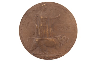 Lot 1171 - GROUP OF MILITARY ITEMS