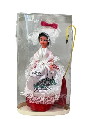 Lot 39 - GROUP OF COLLECTOR'S DOLLS