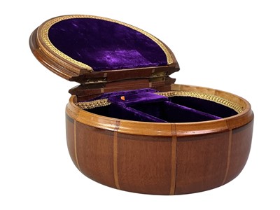 Lot 143 - SCOTTISH WOODEN MUSICAL JEWELLERY BOX