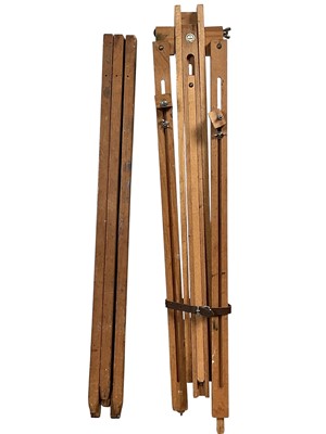 Lot 151 - ARTIST'S WOOD EASEL