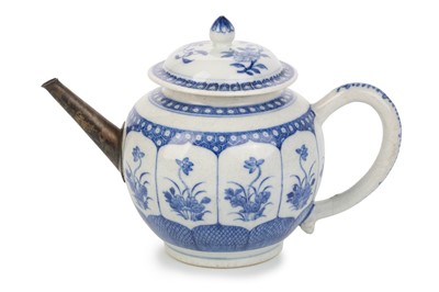 Lot 848 - CHINESE PORCELAIN BLUE AND WHITE TEAPOT