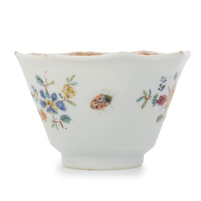 Lot 866 - CHINESE PORCELAIN WINE CUP