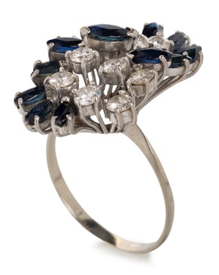 Lot 407 - SAPPHIRE AND DIAMOND SPRAY RING