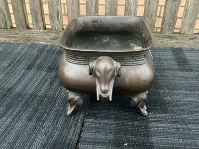 Lot 784 - CHINESE BRONZE CENSER