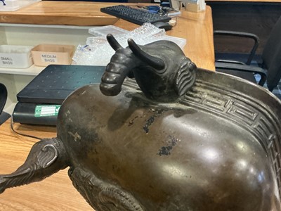 Lot 784 - CHINESE BRONZE CENSER