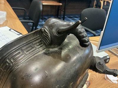 Lot 784 - CHINESE BRONZE CENSER
