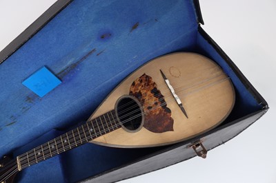 Lot 1004 - VINTAGE BOWL BACK MANDOLIN
