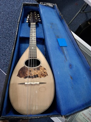 Lot 1004 - VINTAGE BOWL BACK MANDOLIN