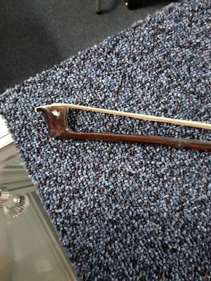 Lot 1007 - VIOLIN BOW