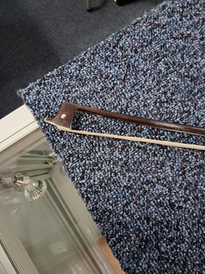 Lot 1007 - VIOLIN BOW