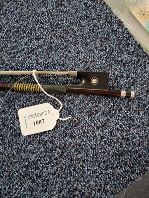 Lot 1007 - VIOLIN BOW