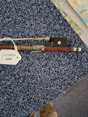 Lot 1009 - SILVER MOUNTED VIOLIN BOW