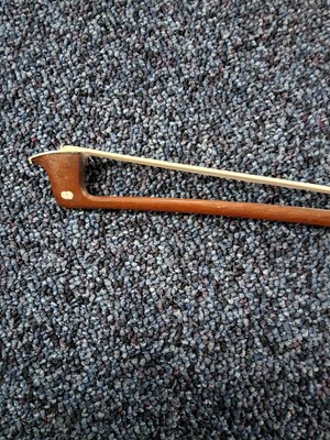 Lot 1009 - SILVER MOUNTED VIOLIN BOW