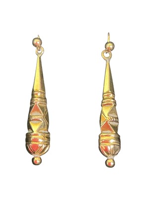 Lot 19 - PAIR OF PENDANT EARRINGS