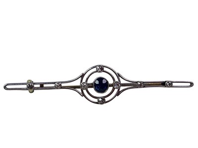 Lot 85 - SAPPHIRE AND DIAMOND BAR BROOCH