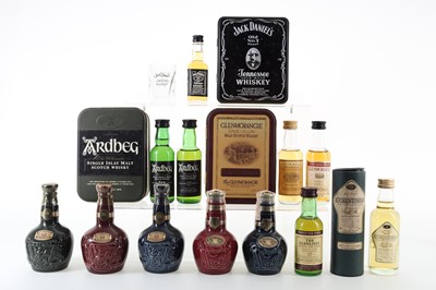Lot 261 - TWELVE ASSORTED WHISKY MINIATURES