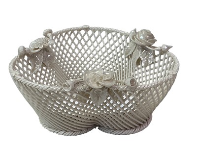 Lot 291 - BELLEEK CLOVER SHAPED BASKET