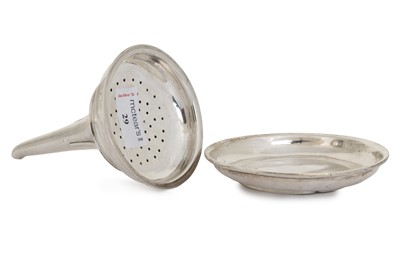 Lot 29 - GEORGIAN SCOTTISH SILVER WINE FUNNEL