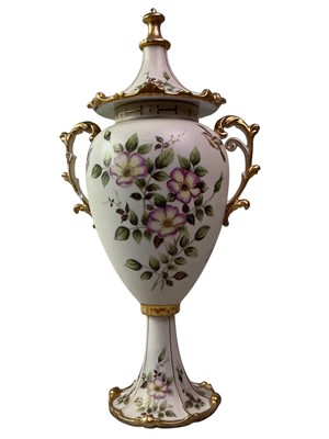 Lot 203 - WORCESTER STYLE VASE AND COVER