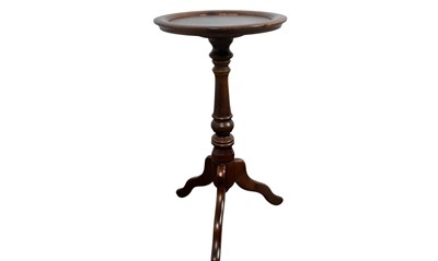 Lot 117 - MAHOGANY WINE TABLE