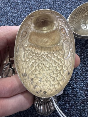 Lot 819 - NOVELTY OMANI SILVER BOX