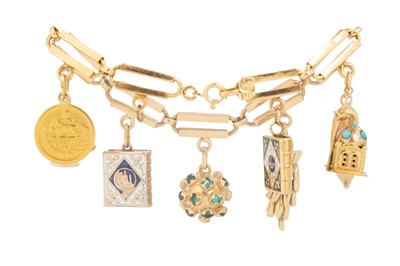 Lot 422 - GOLD CHARM BRACELET